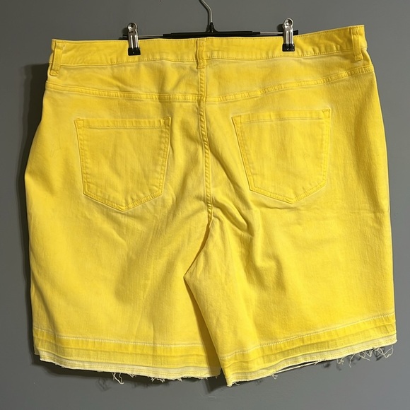 Lane Bryant yellow Jean shorts Bermuda raw hem style size 24W - Picture 2 of 6